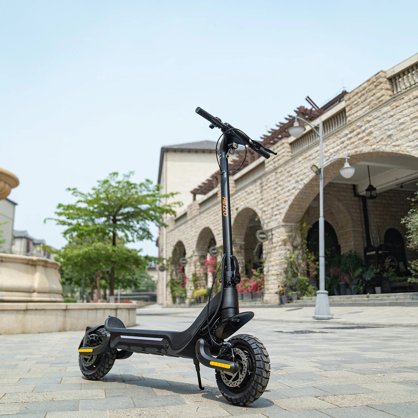 HEZZO 48V 1600W 18Ah Electric Scooter
